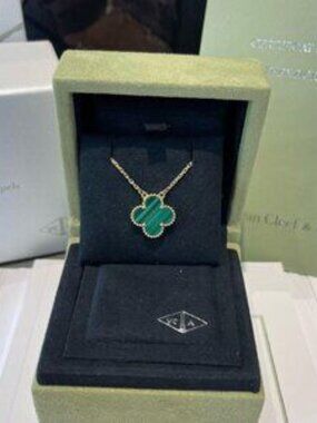 Van Cleef & Arpels 18K gold chrysocolla four-leaf clover necklace